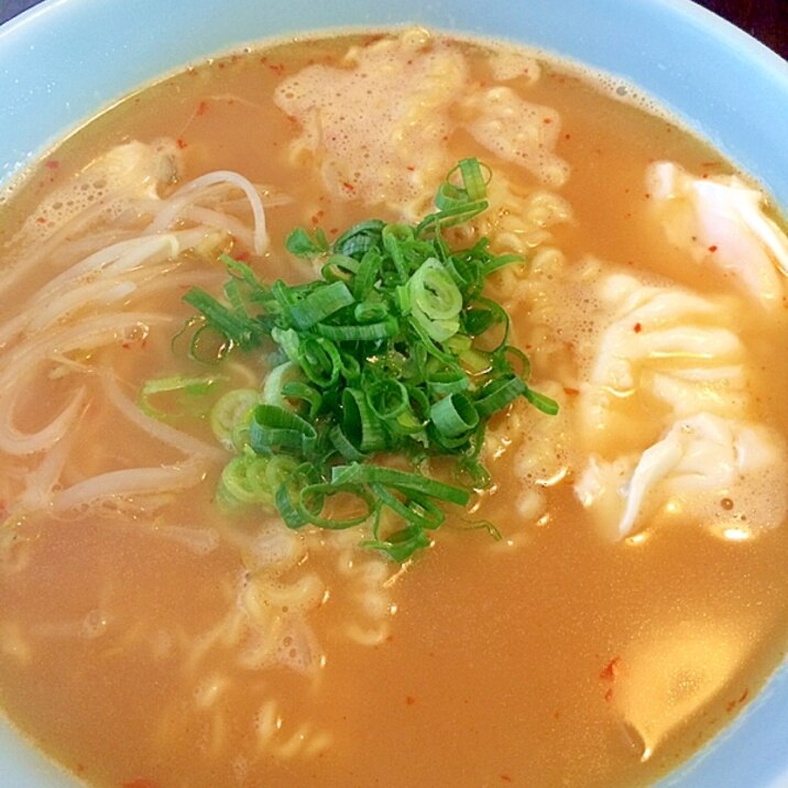 豆板醤で☆ピリ辛もやしラーメン